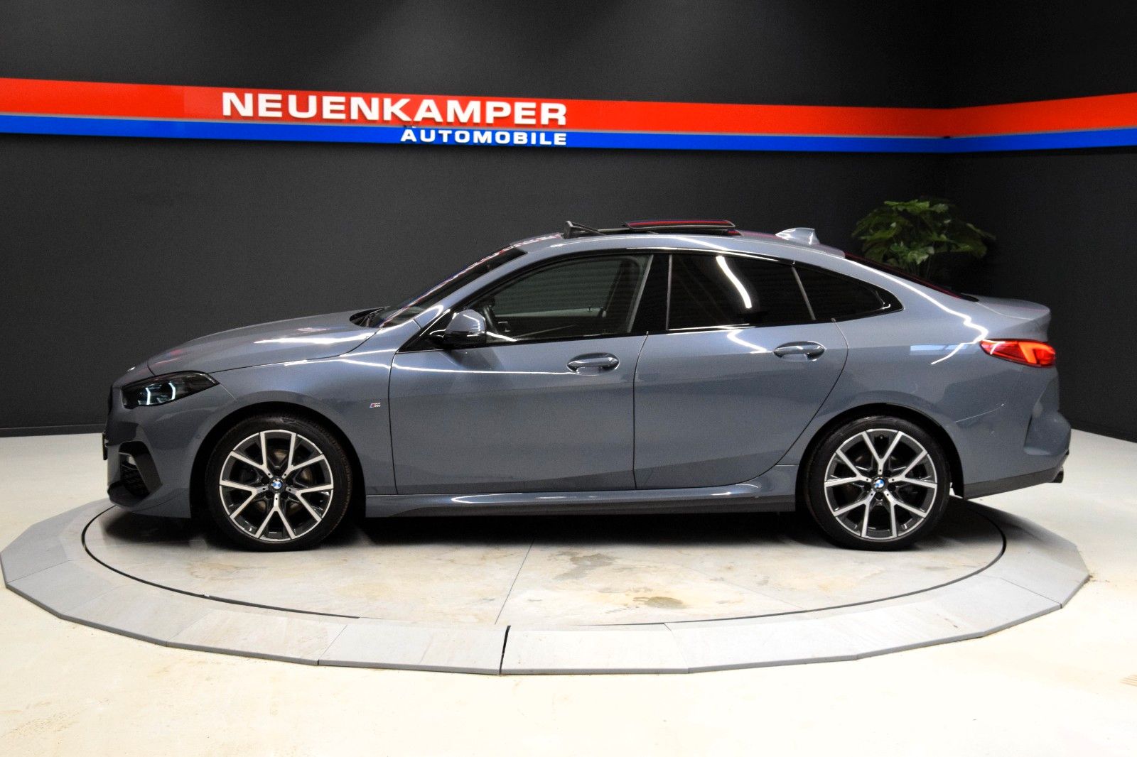 Fahrzeugabbildung BMW 218i Gran Coupé M Sport H&k Panorama HuD Memory