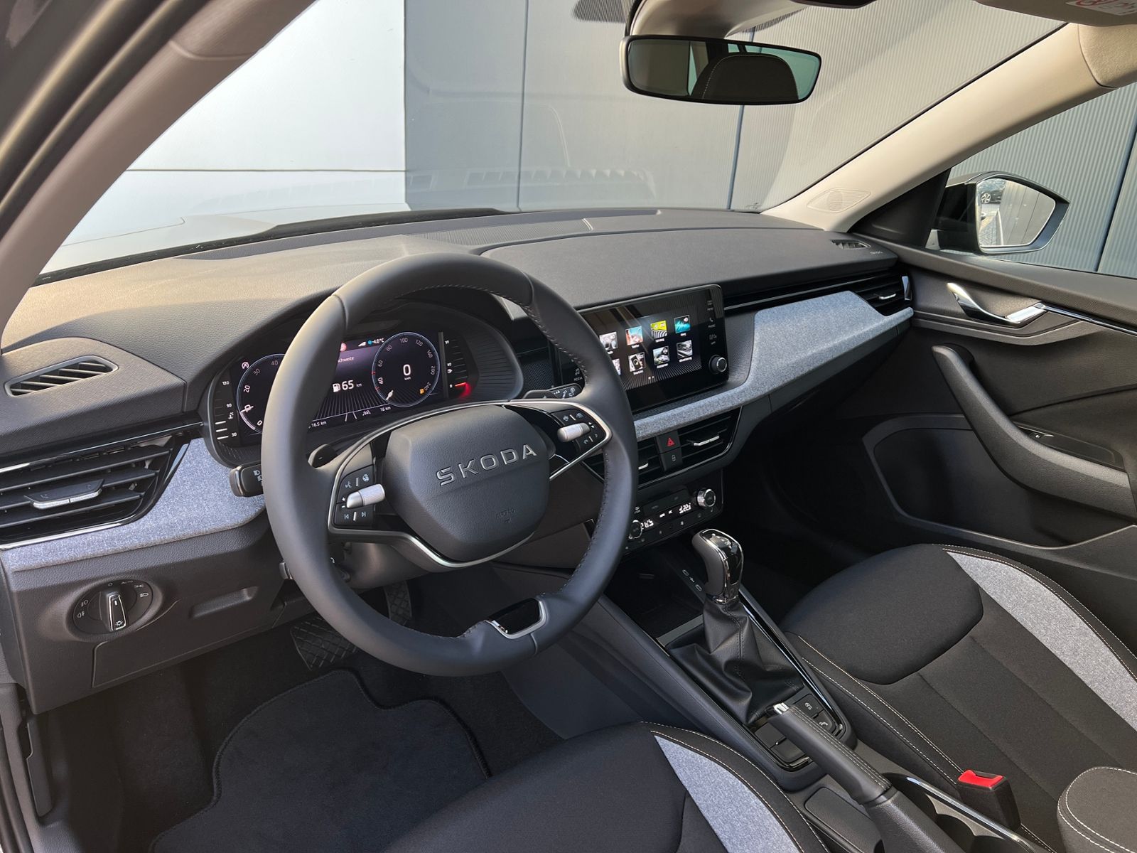 Fahrzeugabbildung SKODA Kamiq Drive 1.0 TSI DSG *AHK, Matrix, ACC, Smart