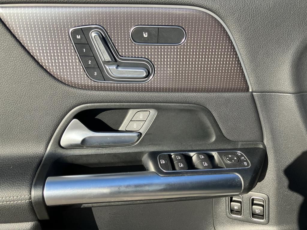 Fahrzeugabbildung Mercedes-Benz GLA 250 e PROGRESSIVE*NIGHT*DAB*MEMORY*KAMERA*