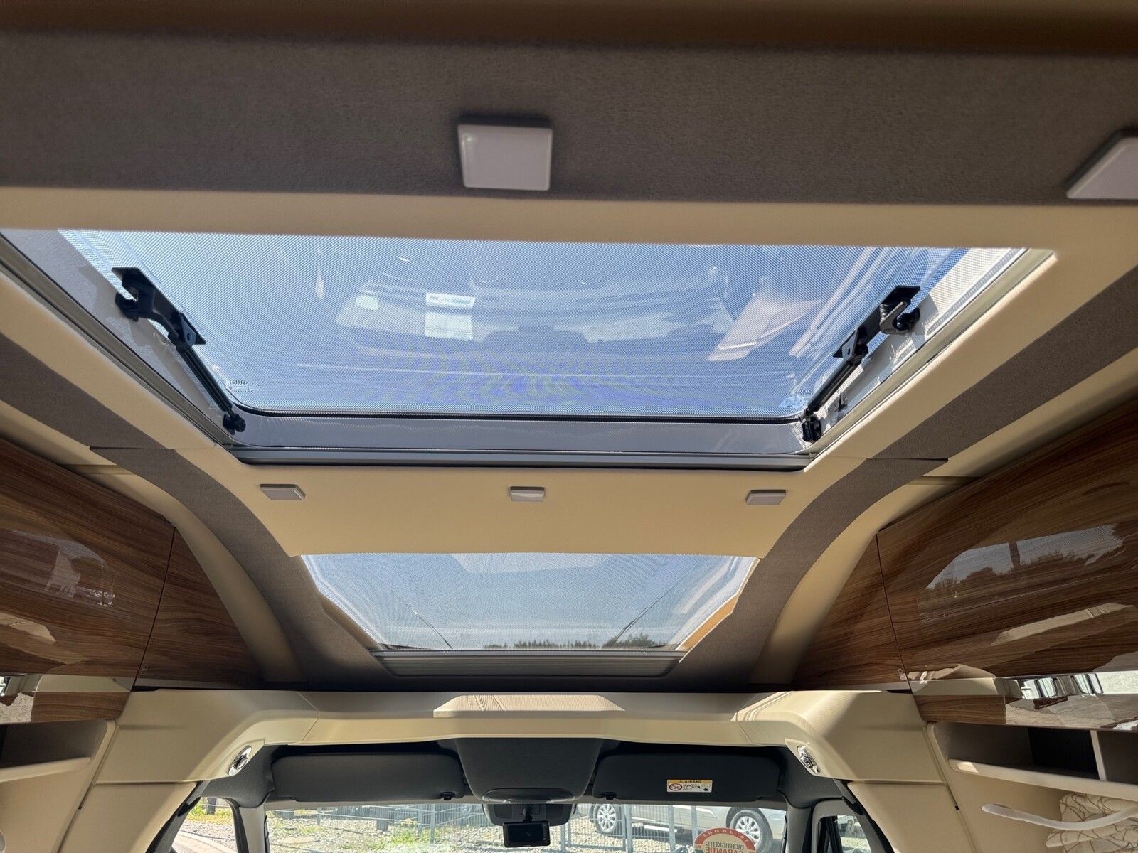 Fahrzeugabbildung Eura Mobil Contura CT 766 EF LuminaryPlus,Fahrassistenz