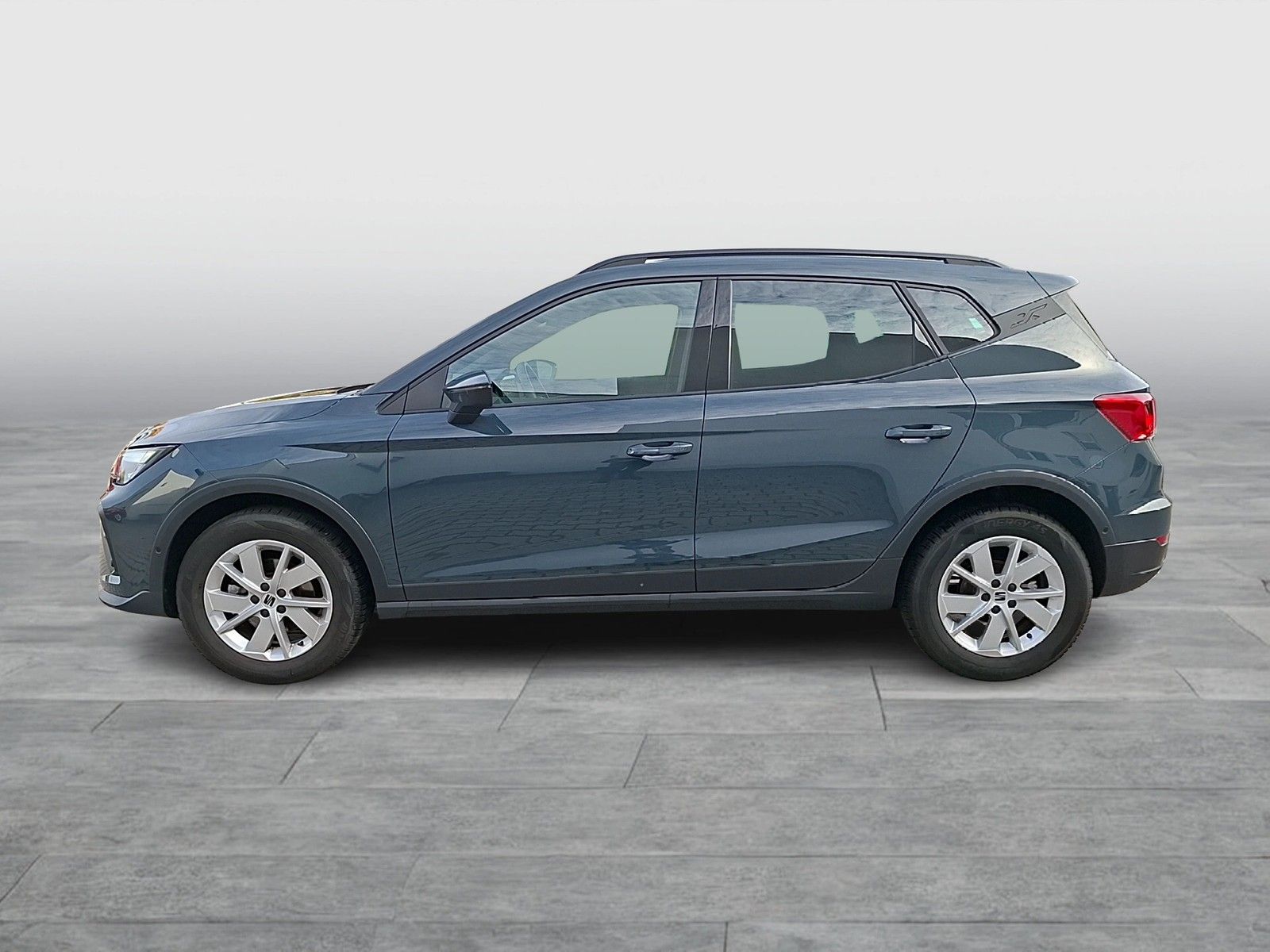 Fahrzeugabbildung SEAT Arona TSI Style LED Navi VC ACC RFK SHZ