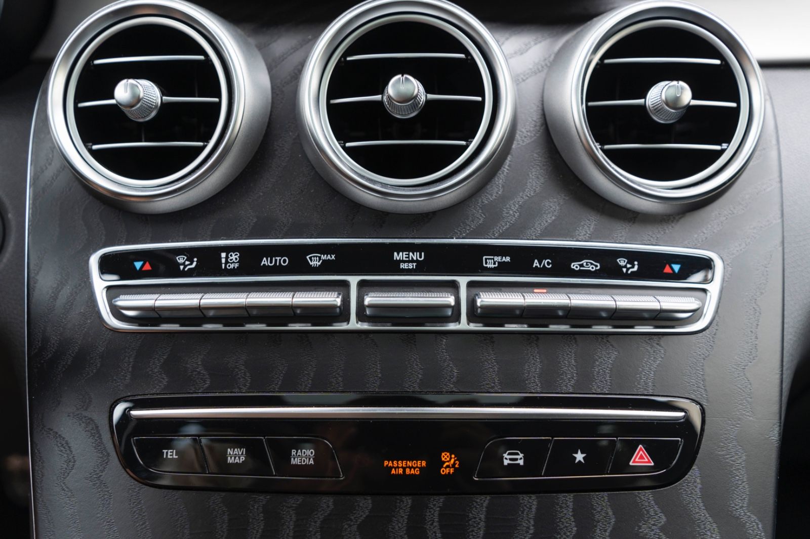 Fahrzeugabbildung Mercedes-Benz GLC 43 4MATIC AMG Head Up ACC 360 Pano Led Navi