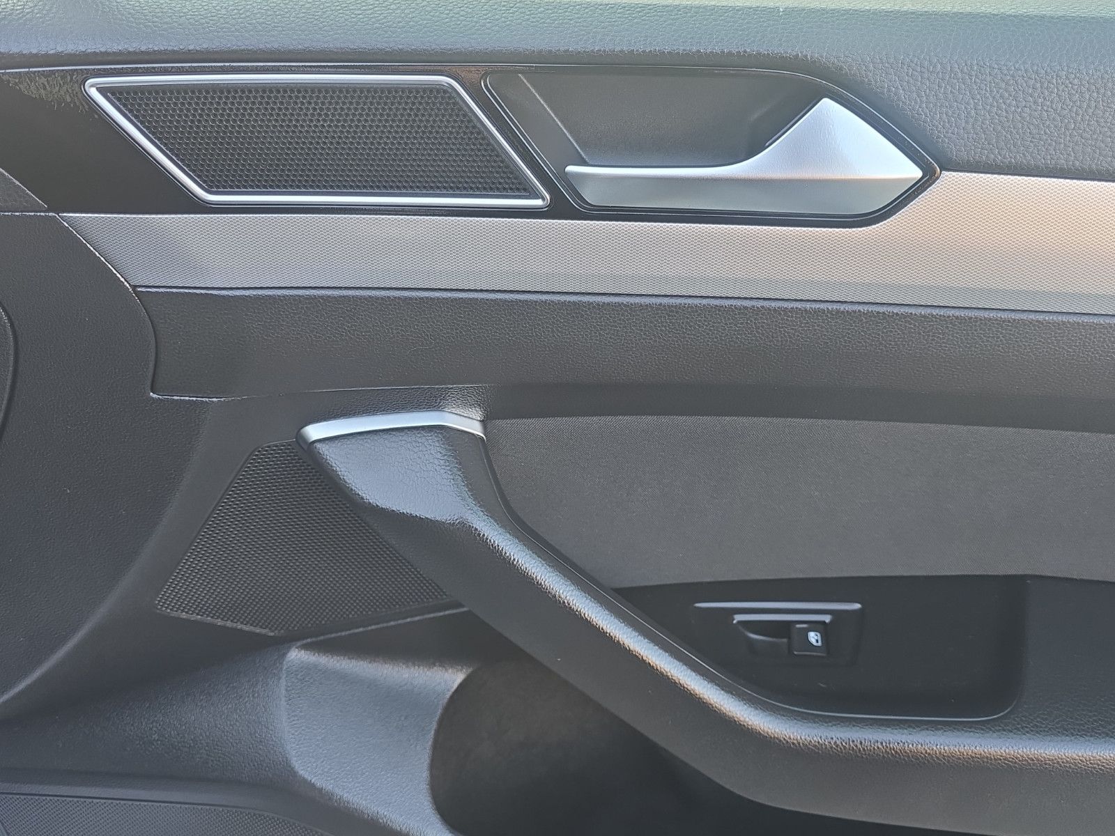 Fahrzeugabbildung Volkswagen Passat Variant Comfortline BMT/Start-Stopp AHK