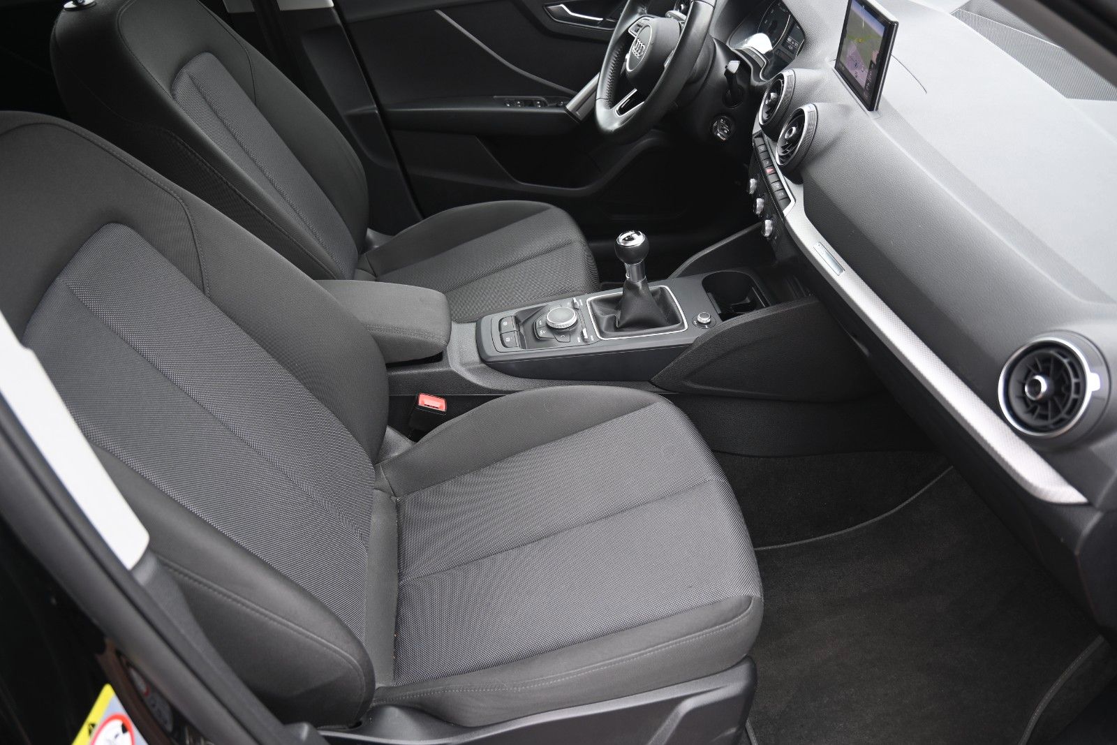 Fahrzeugabbildung Audi Q2 30 1.0 TFSI PDC*RFK*SHZG*LED*Allwetter*