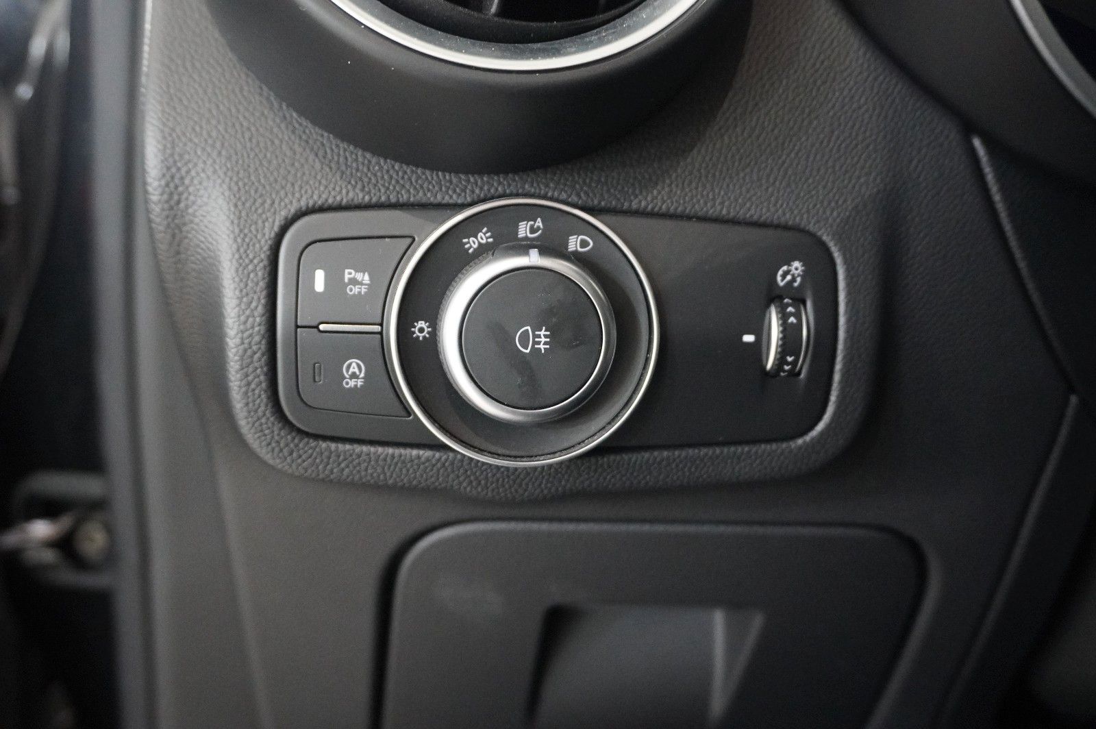 Fahrzeugabbildung Alfa Romeo Stelvio 2.2D VELOCE Q4 NAVI/LED/KAMERA/MATRIX/SH