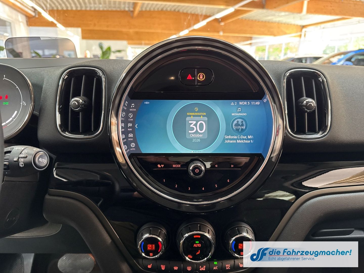 Fahrzeugabbildung MINI Cooper Countryman One Classic Trim Navi LED Blen