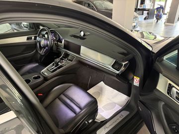 Porsche Panamera - 11