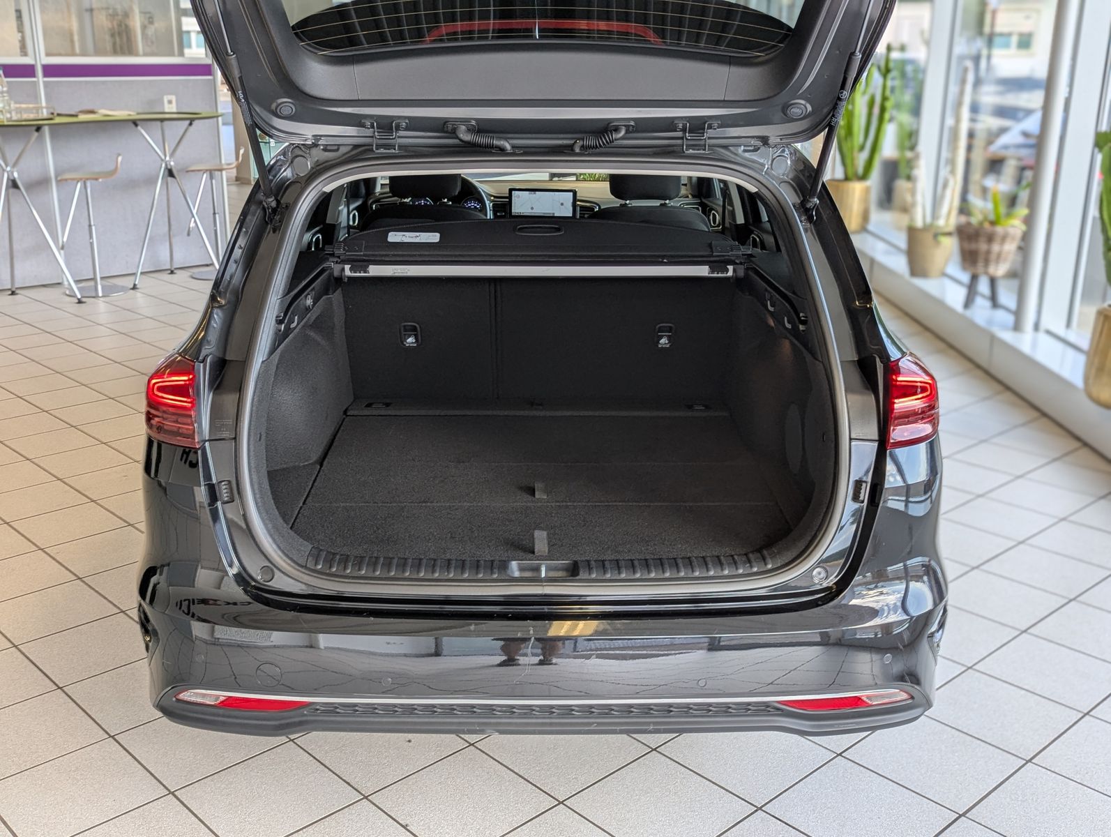 Fahrzeugabbildung Kia cee'd Sportswagon 1.5 Ultim Style-Pak JBL ACC 7J