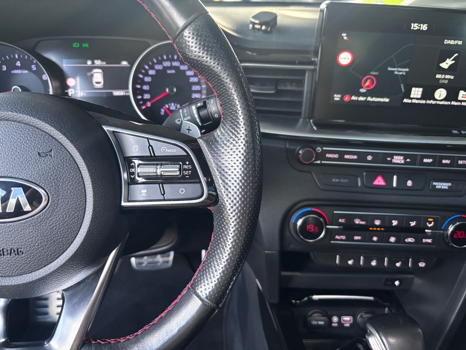 Fahrzeugabbildung Kia ProCeed GT PANO LED NAVI