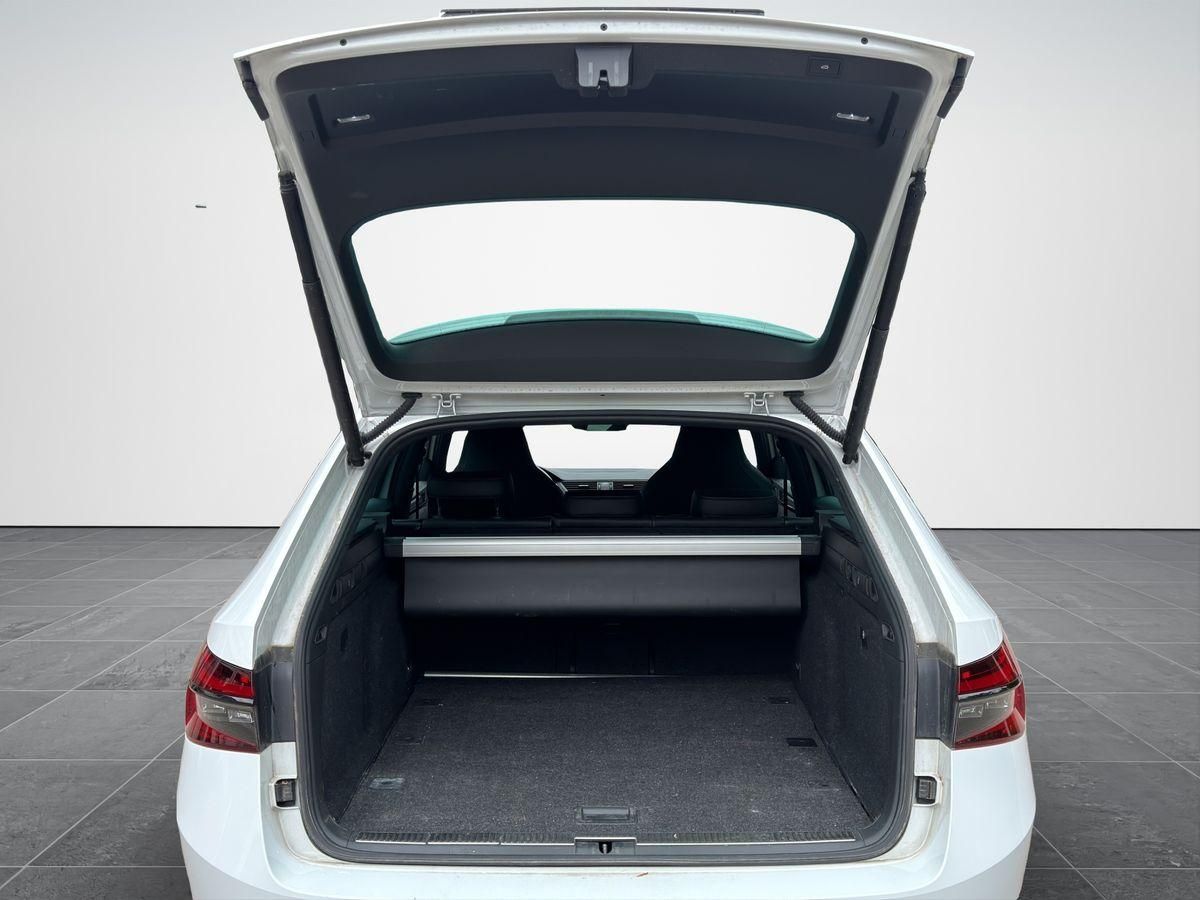 Fahrzeugabbildung SKODA Superb Combi Sportline 2.0 TSI 140 kW