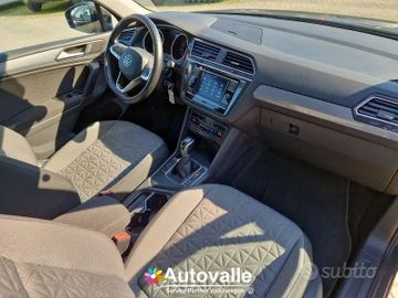 Volkswagen Tiguan - 11