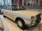 Mercedes-Benz 200/8 - Mercedes-Benz 200: 8