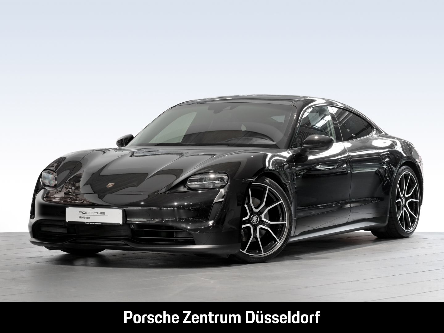 PORSCHE Taycan Head-Up Surround-View Luftfederung PASM