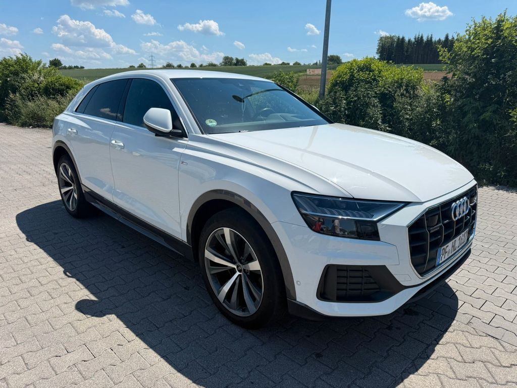 Image of Audi Q8