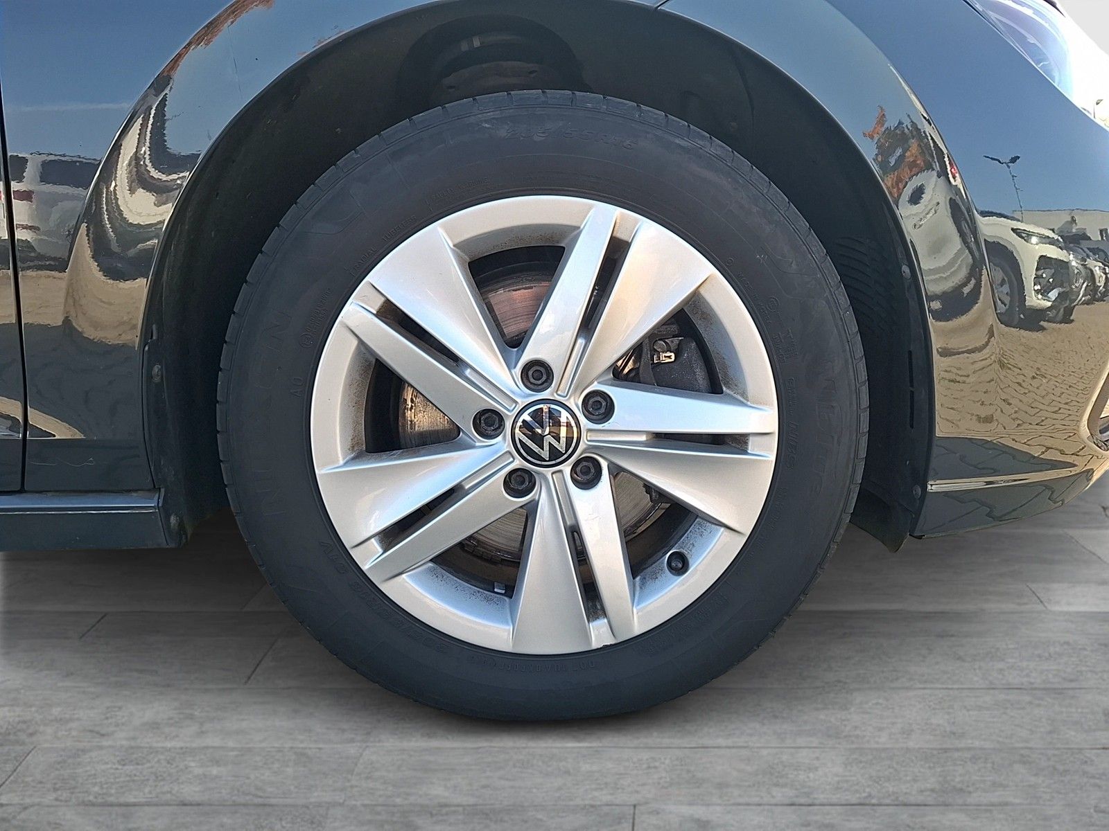 Fahrzeugabbildung Volkswagen Golf VIII Variant TDI Life DSG Standhzg LED Navi