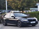 BMW 530 d  Aut. Touring xDrive *M Sport* - : Schwarz, mit Apple Carplay