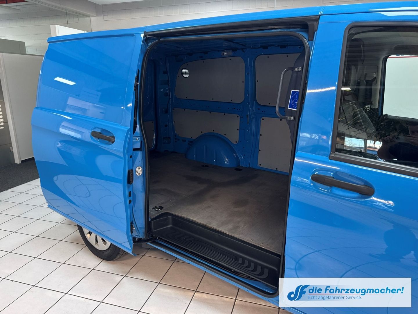Fahrzeugabbildung Mercedes-Benz Vito Kasten111 CDI Lang SHZ Temp PDCv+h Leder Be