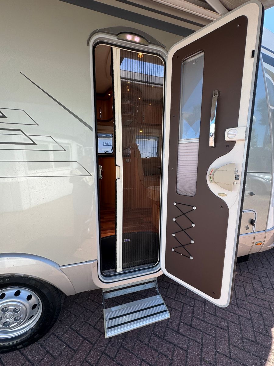 Fahrzeugabbildung HYMER / ERIBA / HYMERCAR T 614 CL 2X2 EXCLUSIVE LINE DUCATO MAXI SOLAR 1H