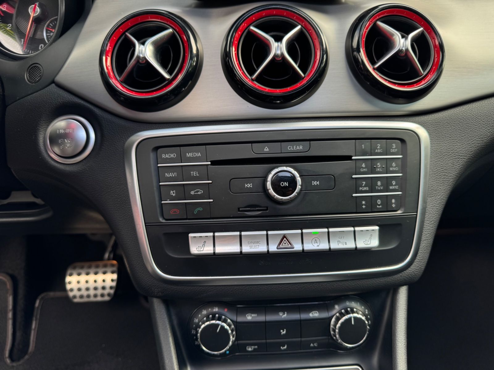 Fahrzeugabbildung Mercedes-Benz CLA 250 4Matic Sport AMG-Line Vollausstattung