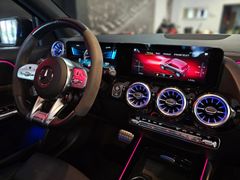 Fahrzeugabbildung Mercedes-Benz GLA 45 S AMG 4M+ (PANO/SZ-LÜFT/PERF-ABGAS/DRIVER