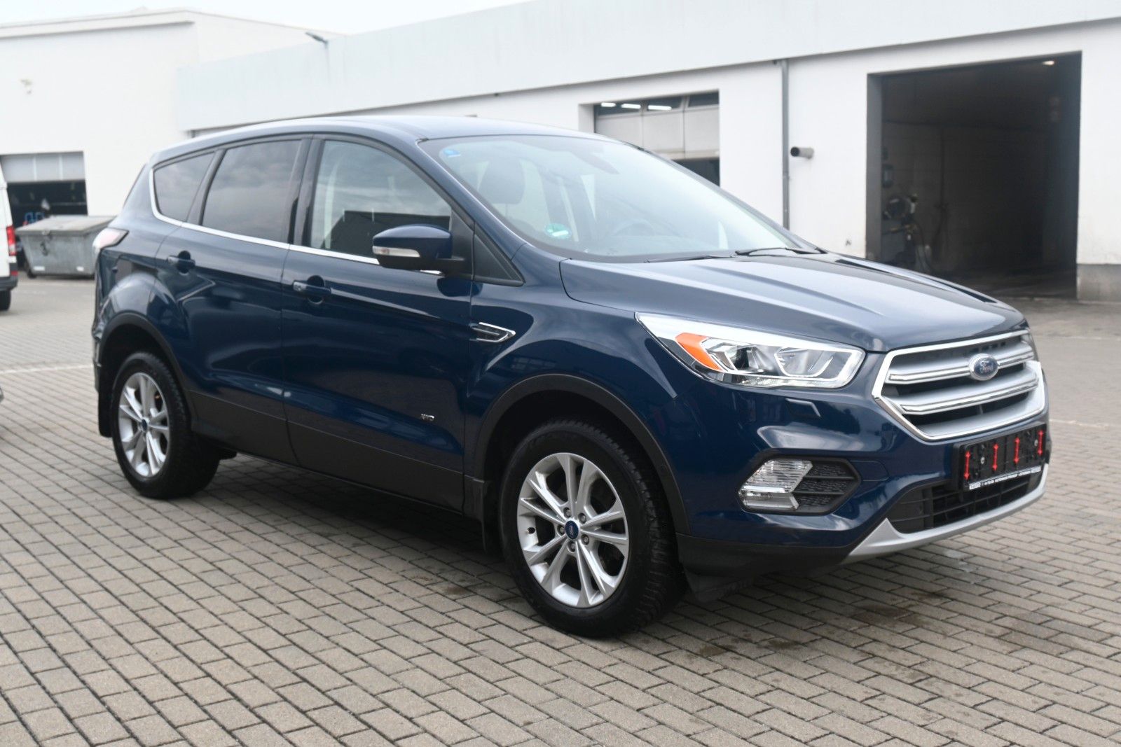 Fahrzeugabbildung Ford Kuga  2.0 TDCi Autom. 4x4 Titanium*FSHZG*RFK*AHK