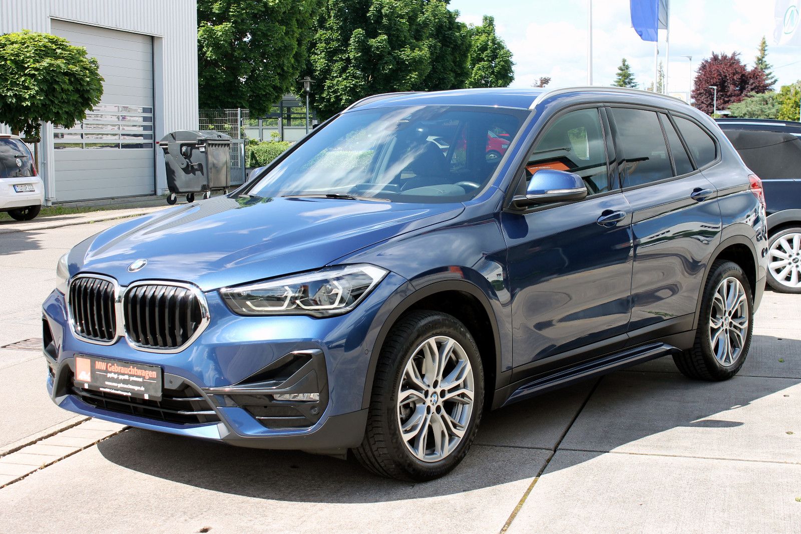 Fahrzeugabbildung BMW X1 xDrive 18d Sport-Line ACC HUD LED SHZ NAV BT