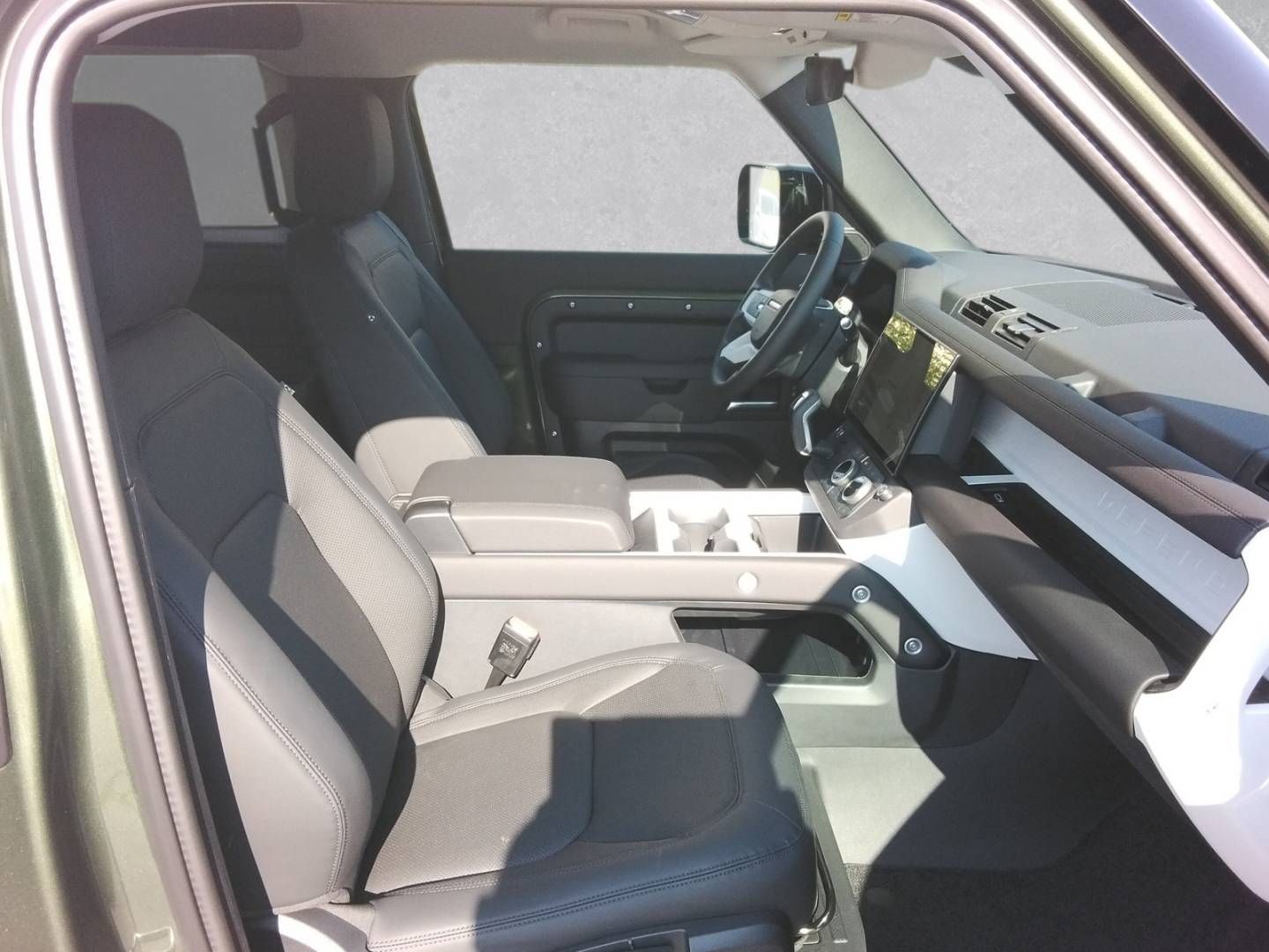 Fahrzeugabbildung Land Rover Defender 90 D200 S Hunter
