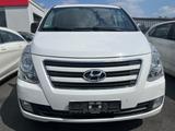 Hyundai H-1 Travel Trend 8-sitzer - weiße Hyundai H-1