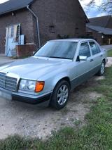 Mercedes-Benz W124  Automatikgetriebe E300 mit LPG und AH - gebrauchte Mercedes-Benz E 300 aus dem Jahr 1992