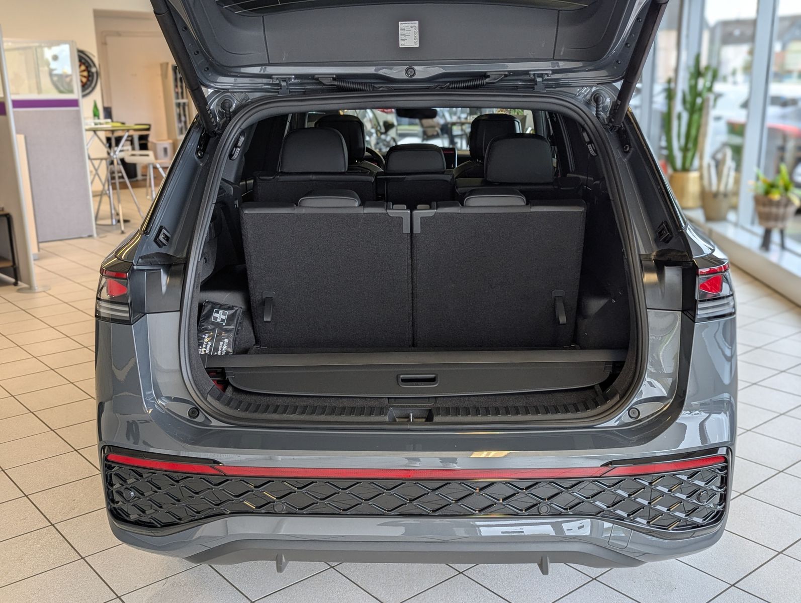 VW Tayron 2.0 R-Line Leder Launch Pano Black AHK 20 - Image 20