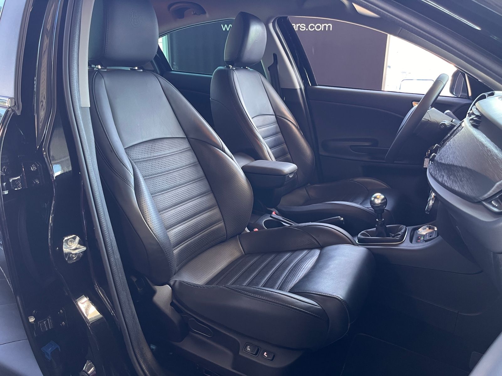 Fahrzeugabbildung Alfa Romeo Giulietta Lusso Ti BOSE XENON NAVI