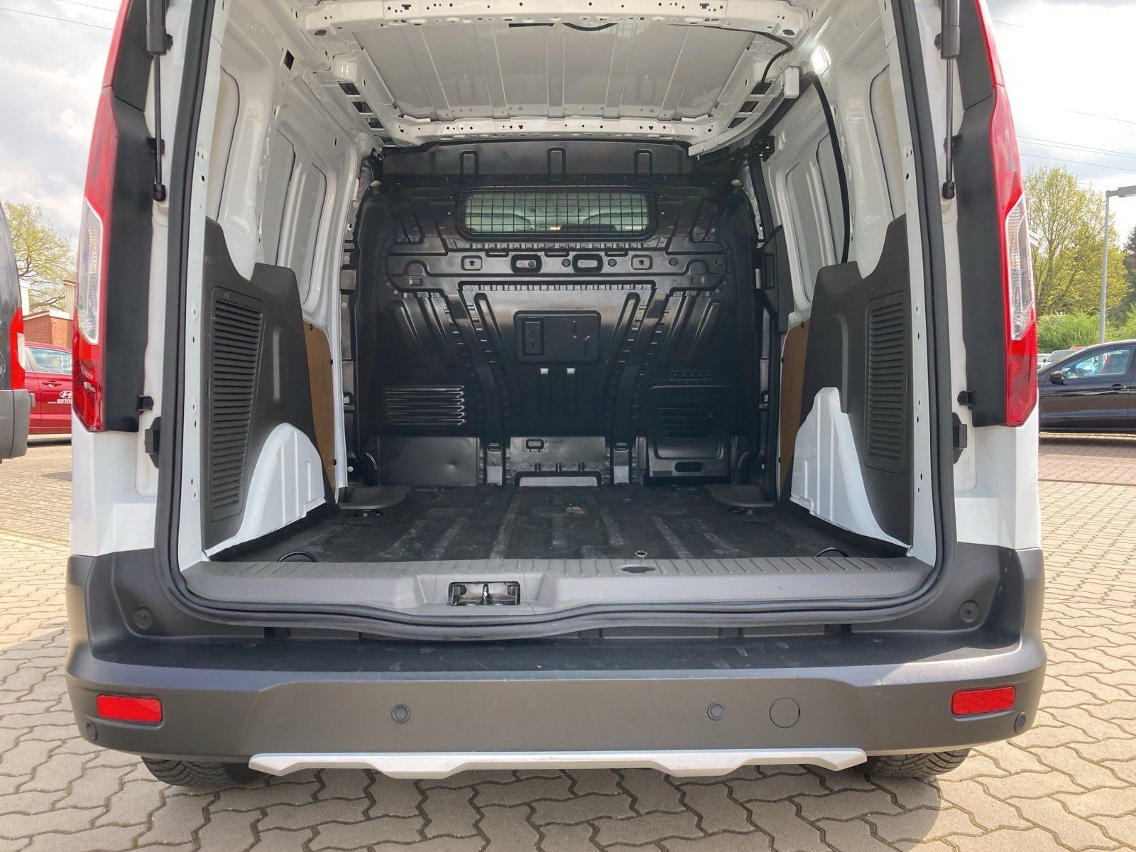 Fahrzeugabbildung Ford Transit Connect Kasten Active 88KW LKW Zulassung