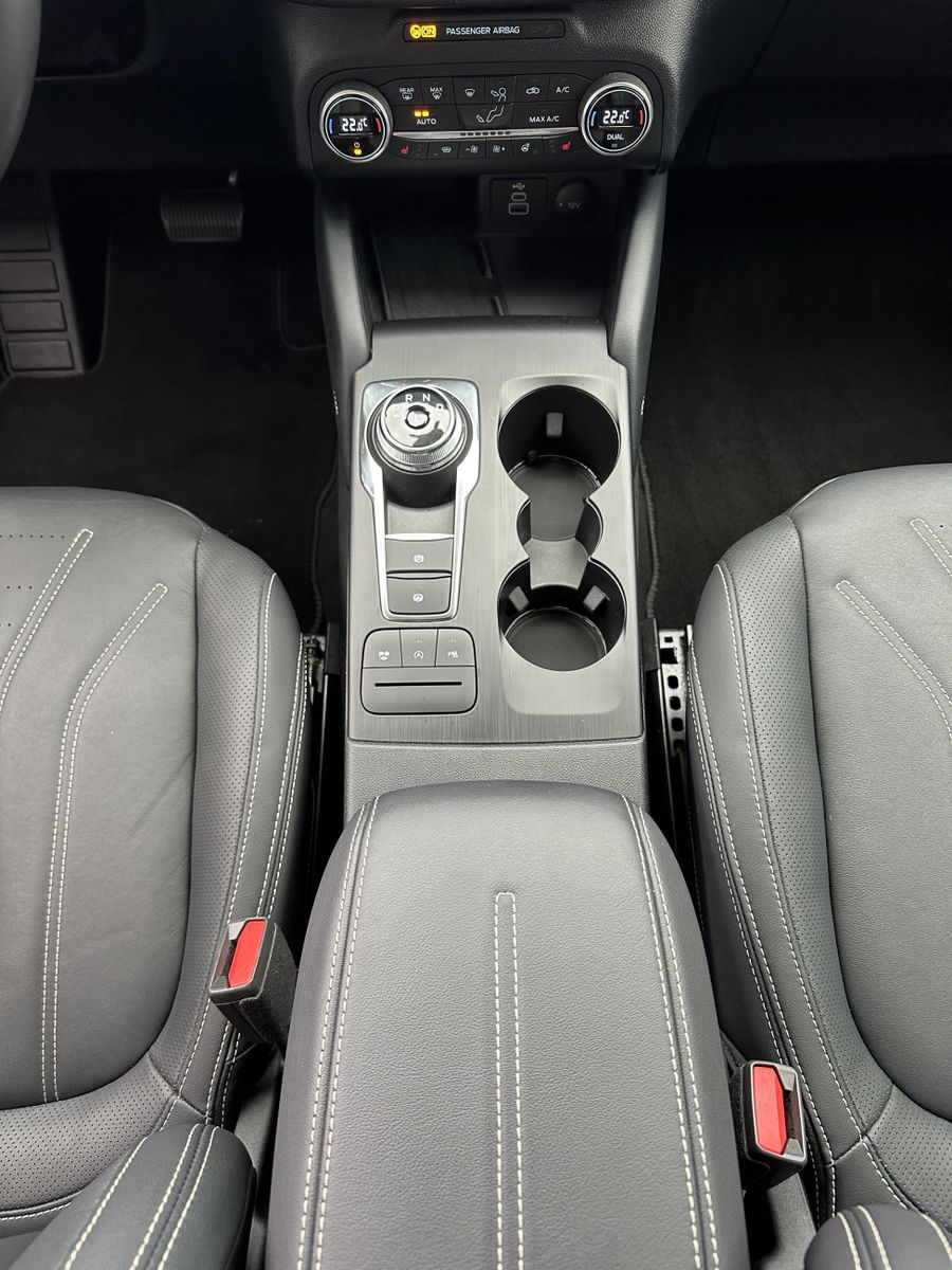 Fahrzeugabbildung Ford Kuga 2.0 EB 4x4 Vignale NAV+LED+AHK+KAMERA+19ZO