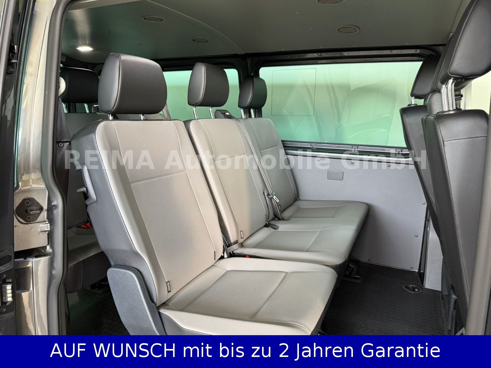 Fahrzeugabbildung Volkswagen T6.1 Bus 2,0 Diesel L 2, 9 Sitzer, Automatik