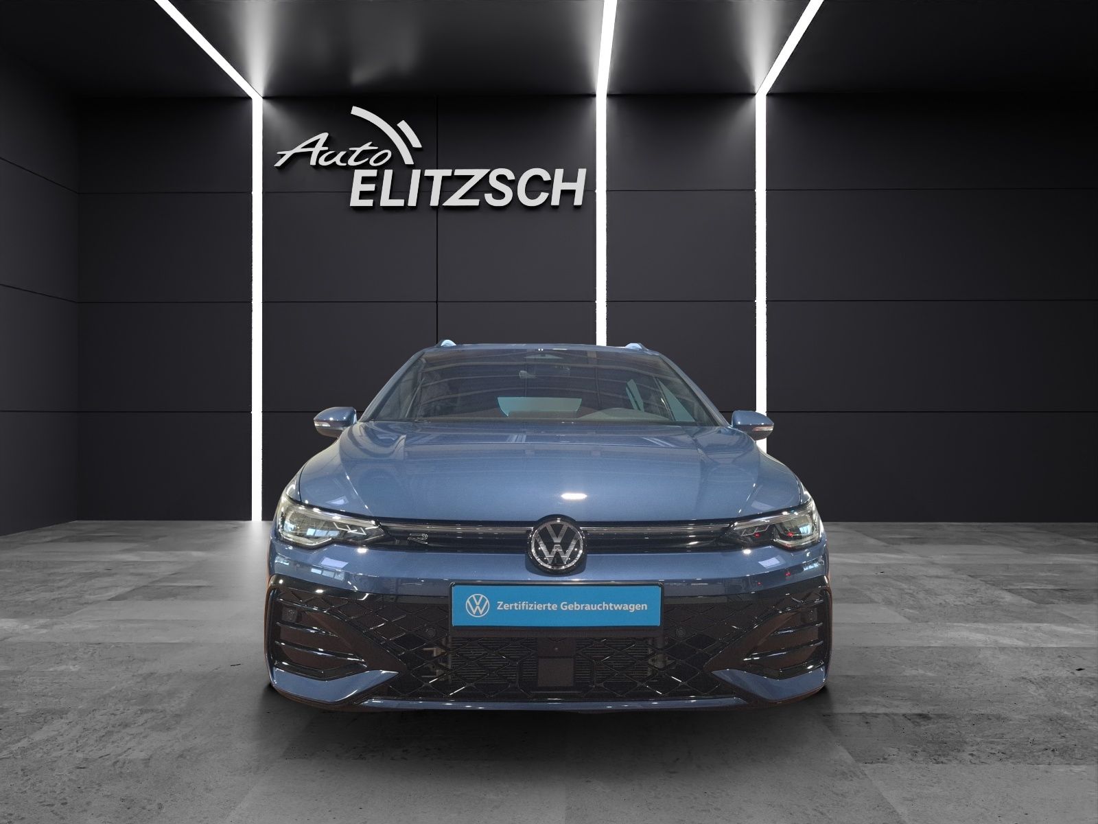 Fahrzeugabbildung Volkswagen Golf VIII Variant TSI R-Line Standhzg. LEDplus N