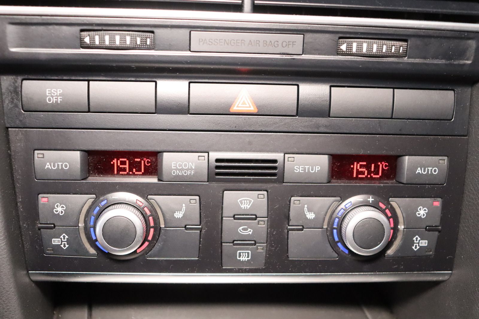 Fahrzeugabbildung Audi A6 2.0 TDI multitronic Avant * Xenon * AHK * PDC