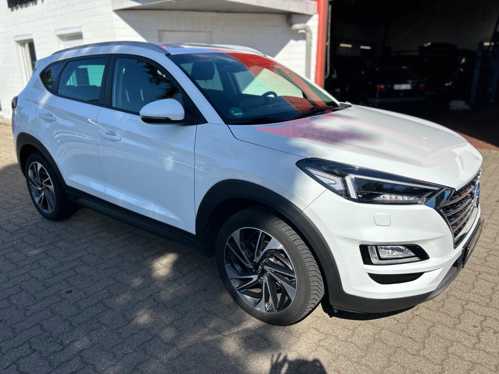 Hyundai Tucson Premium 2WD/2HD/NAVI/SHZ/TEMP/KAM