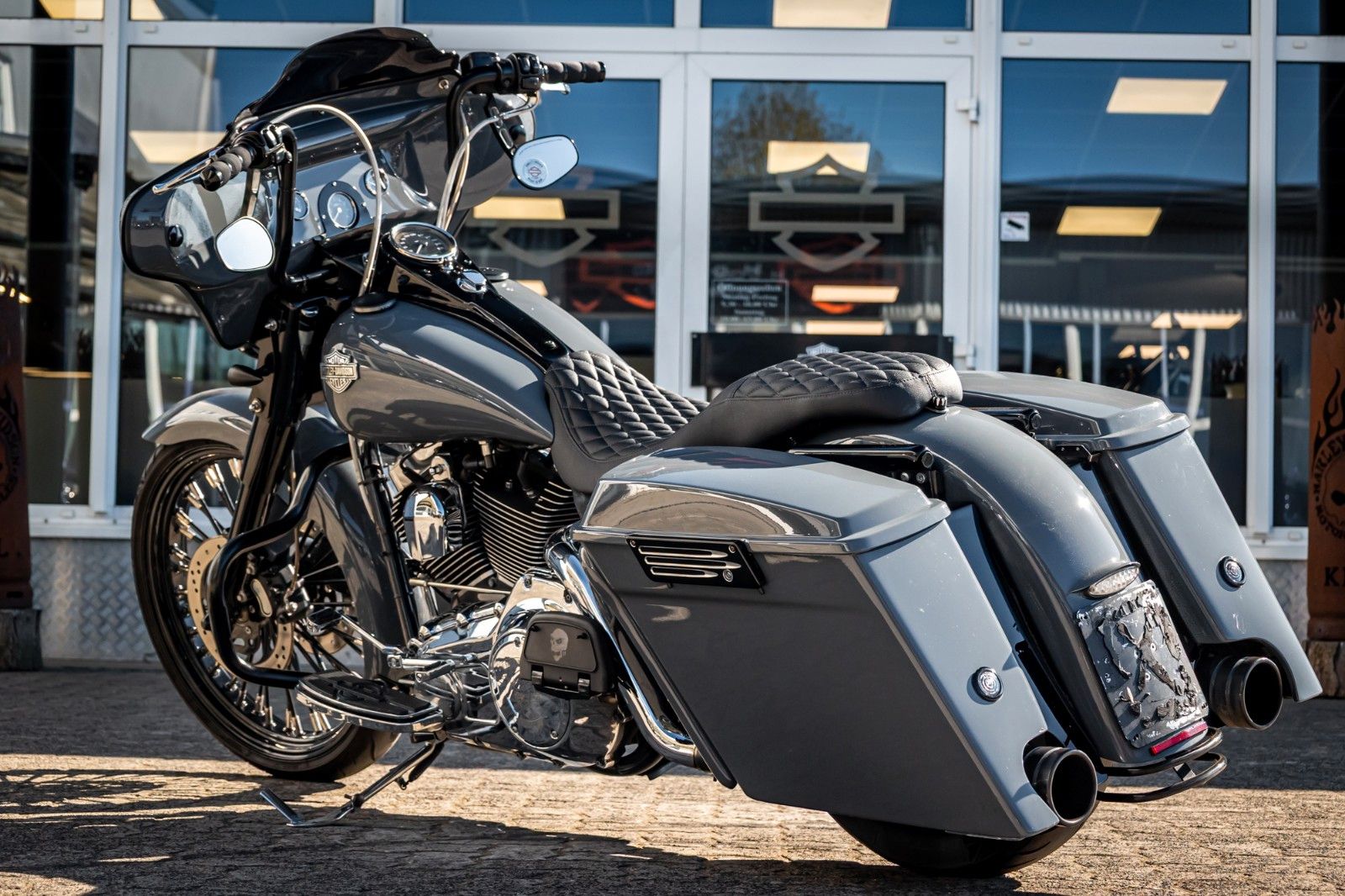 Fahrzeugabbildung Harley-Davidson FLHR ROAD KING  - Fairing - Jekill - 23"Umbau