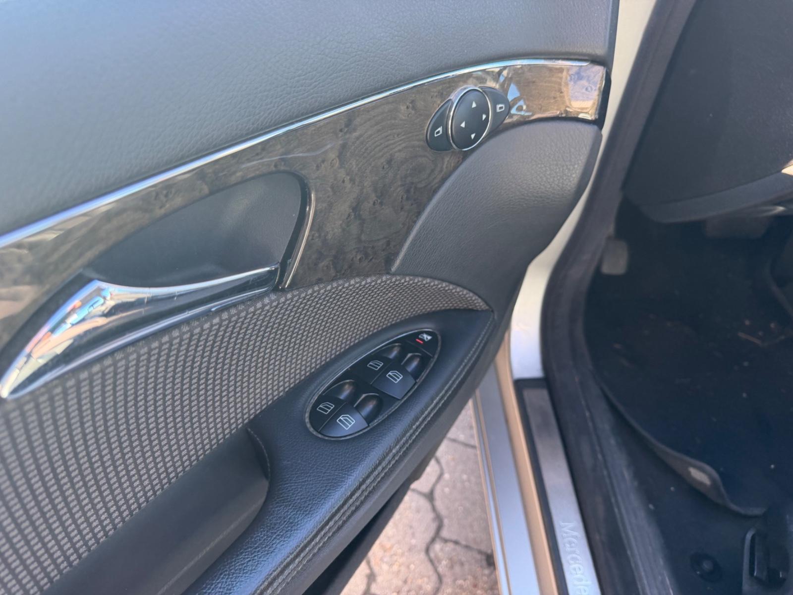 Mercedes-Benz E270 2005 — photo 23