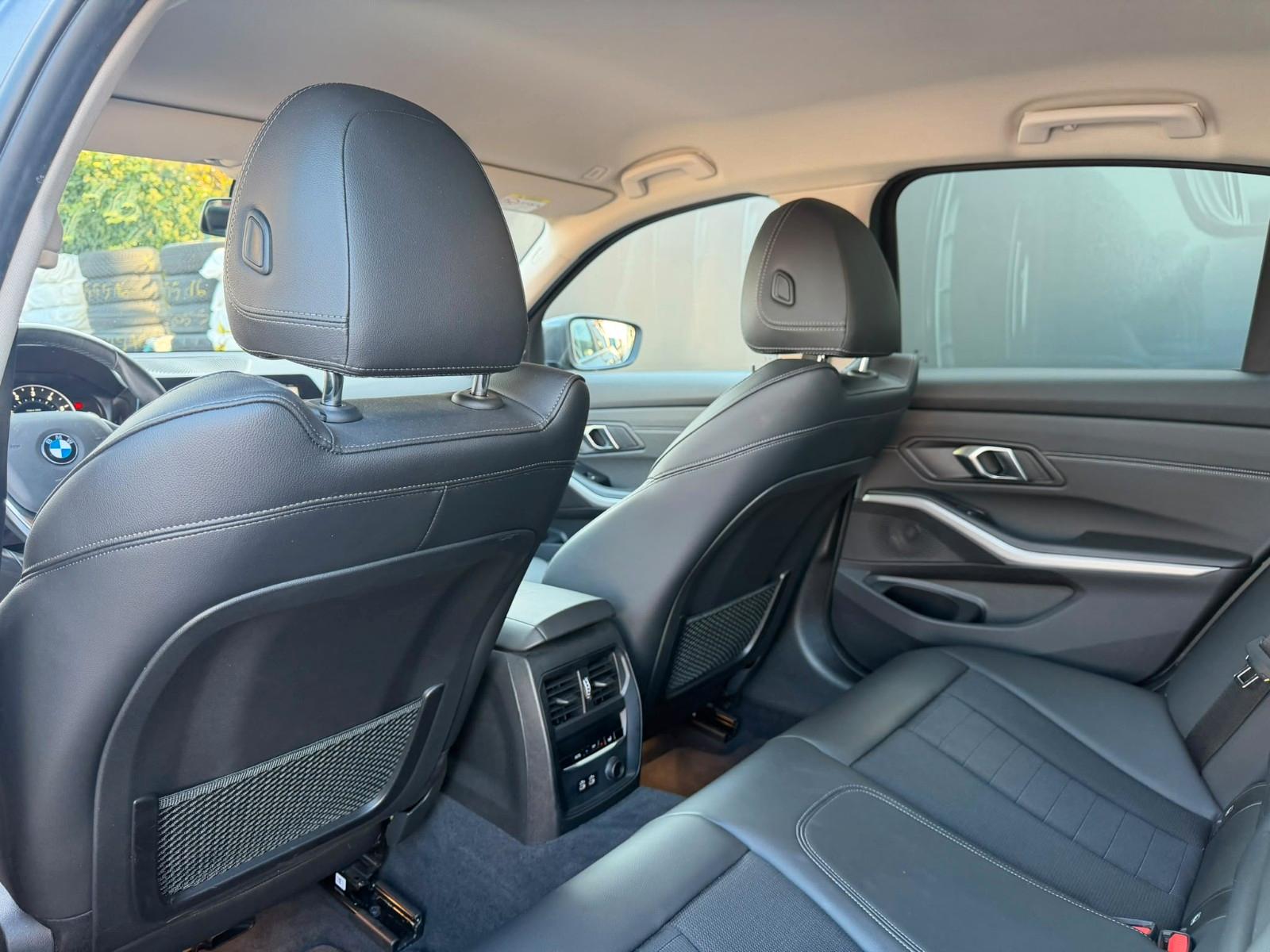 BMW 320i Limousine*Advantage*Shadow*LED*PDC