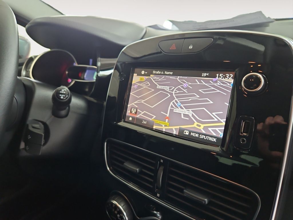 Fahrzeugabbildung Renault Clio Energy TCe 120 GT Sitzheizung Navigation