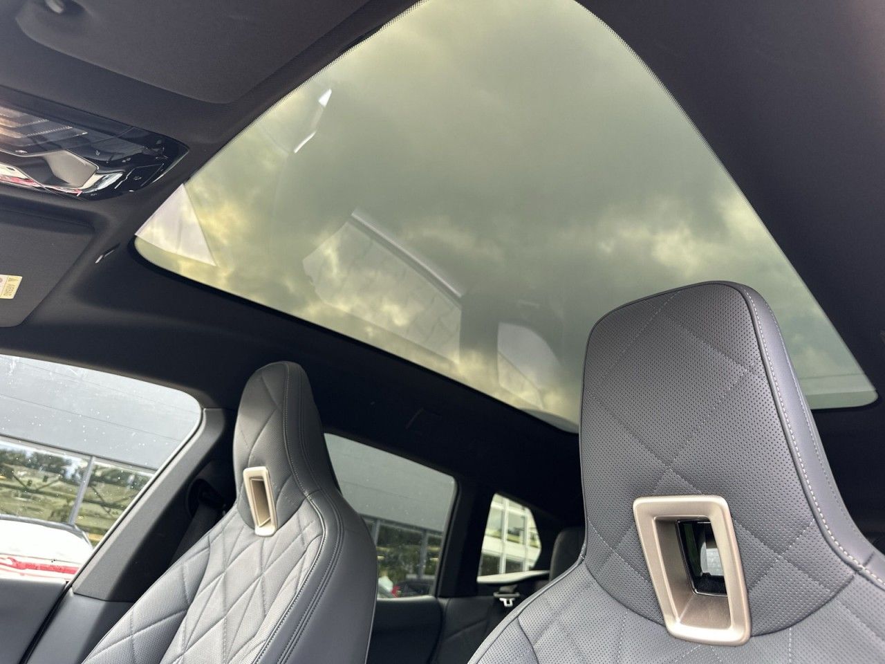 Fahrzeugabbildung BMW iX xDrive 40 xDrive