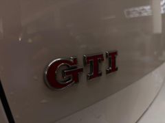 VW GOLF GTI ISOFIX KLIMA PANORAMA LED SITZHZG