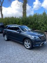 Mercedes-Benz ML 350 BlueTEC 4MATIC - Airmatic, AMG, Distronic - Mercedes-Benz ML 350 aus 2014