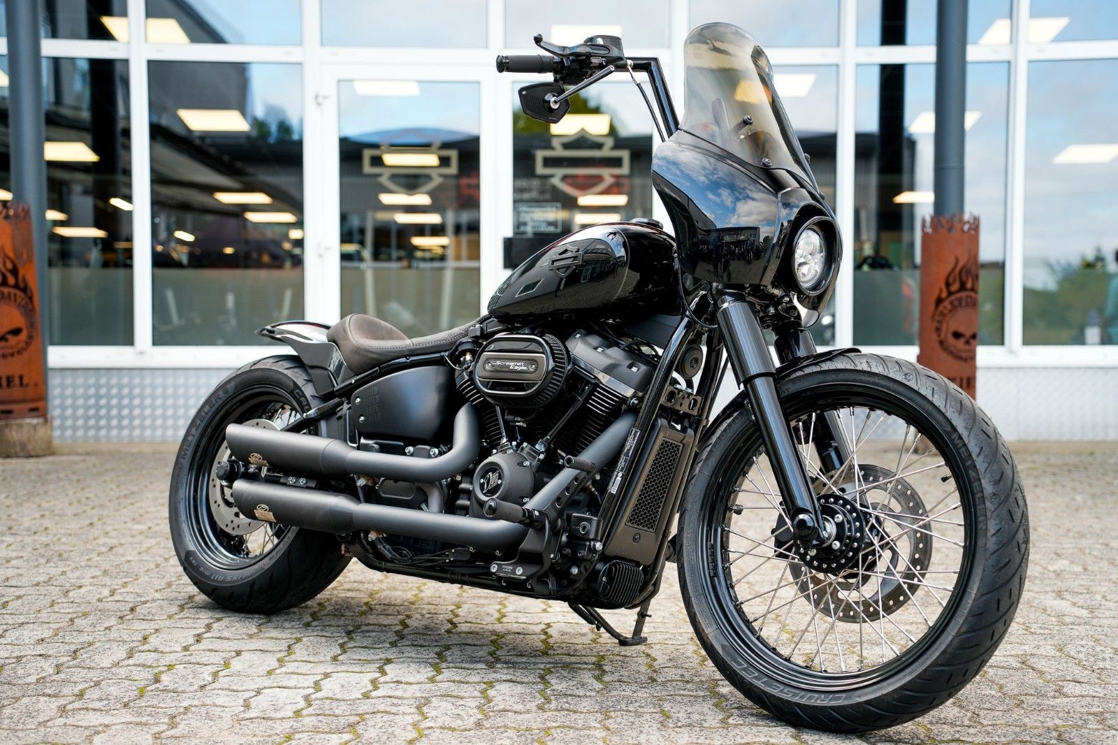 Fahrzeugabbildung Harley-Davidson SOFTAIL STREET BOB CLUBSTYLE J&H Ape - Airride