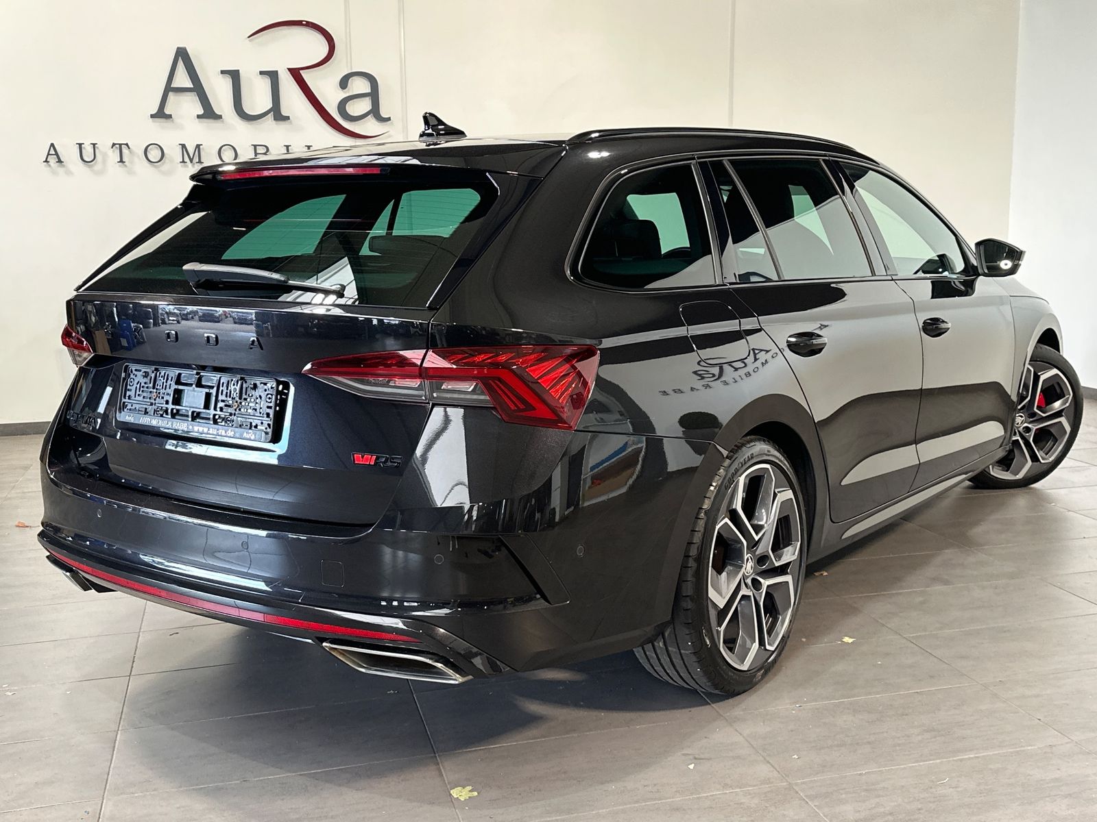 Fahrzeugabbildung SKODA Octavia Combi 2.0 TDI DSG RS Plus 4x4 NAV+MATRIX