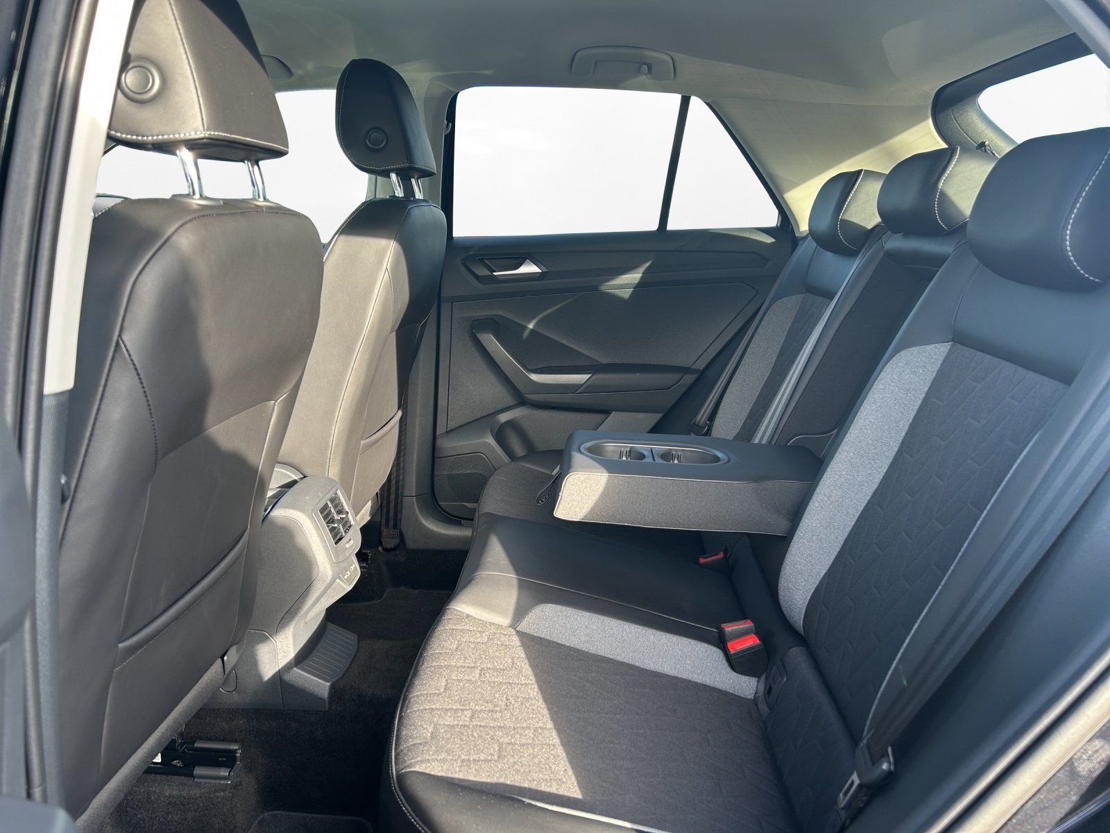 Volkswagen T-Roc - Bild 11