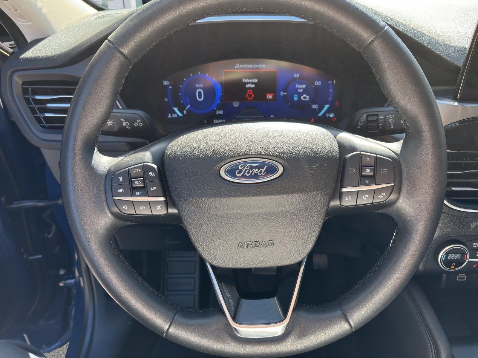 Fahrzeugabbildung Ford Kuga 2.5 PHEV Plug-In Hybrid Titanium