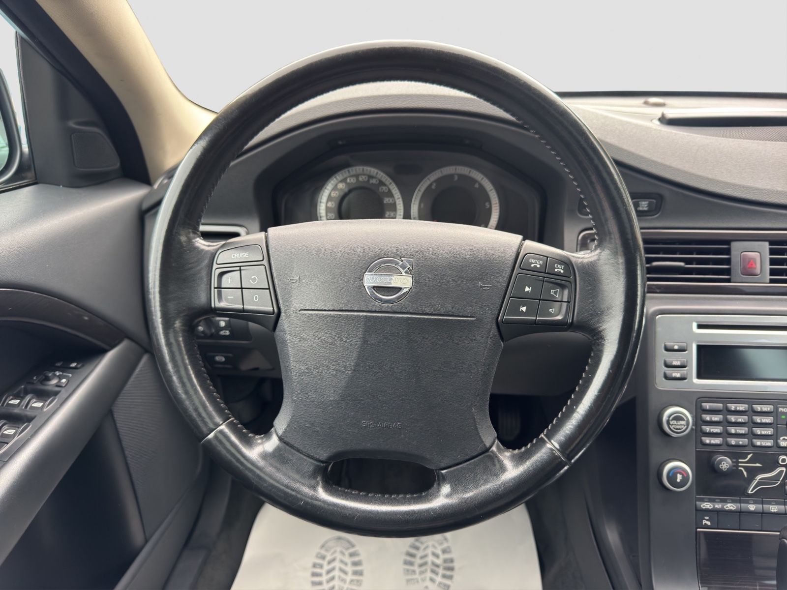 Fahrzeugabbildung Volvo V70 Kombi Momentum /Klimaautom./Navi./AHK/TÜV