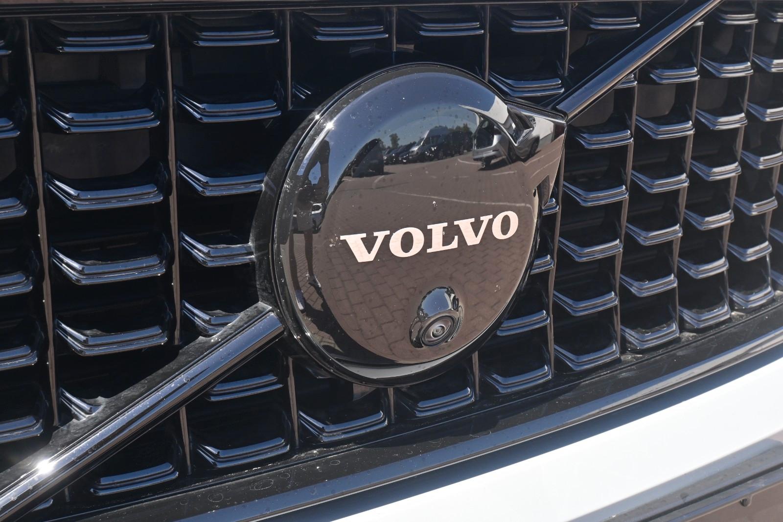 Volvo XC40 B3 DKG Plus Black Edition*STDHZG*360°*ACC*